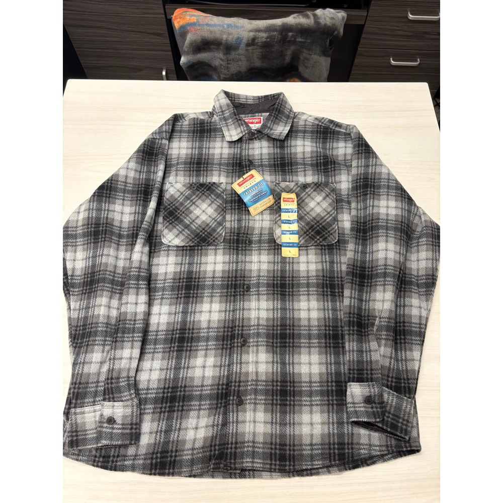 Brand New Wrangler Flannel Shirt Mens Large Gray Plaid Relaxed Fit Button Up